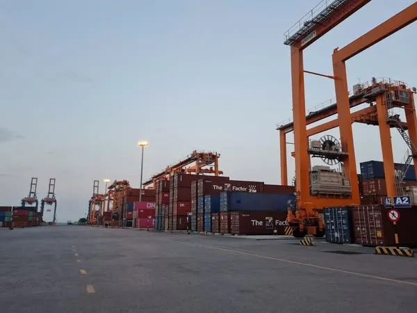 Vận chuyển container từ các cảng Việt Nam vươn ra thế giới
